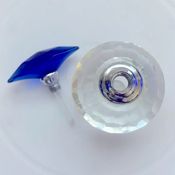 Clear Perfume Bottle with Blue Lid - Picture 4 of 7